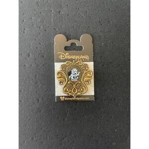 Disneyland Paris cogsworth pin